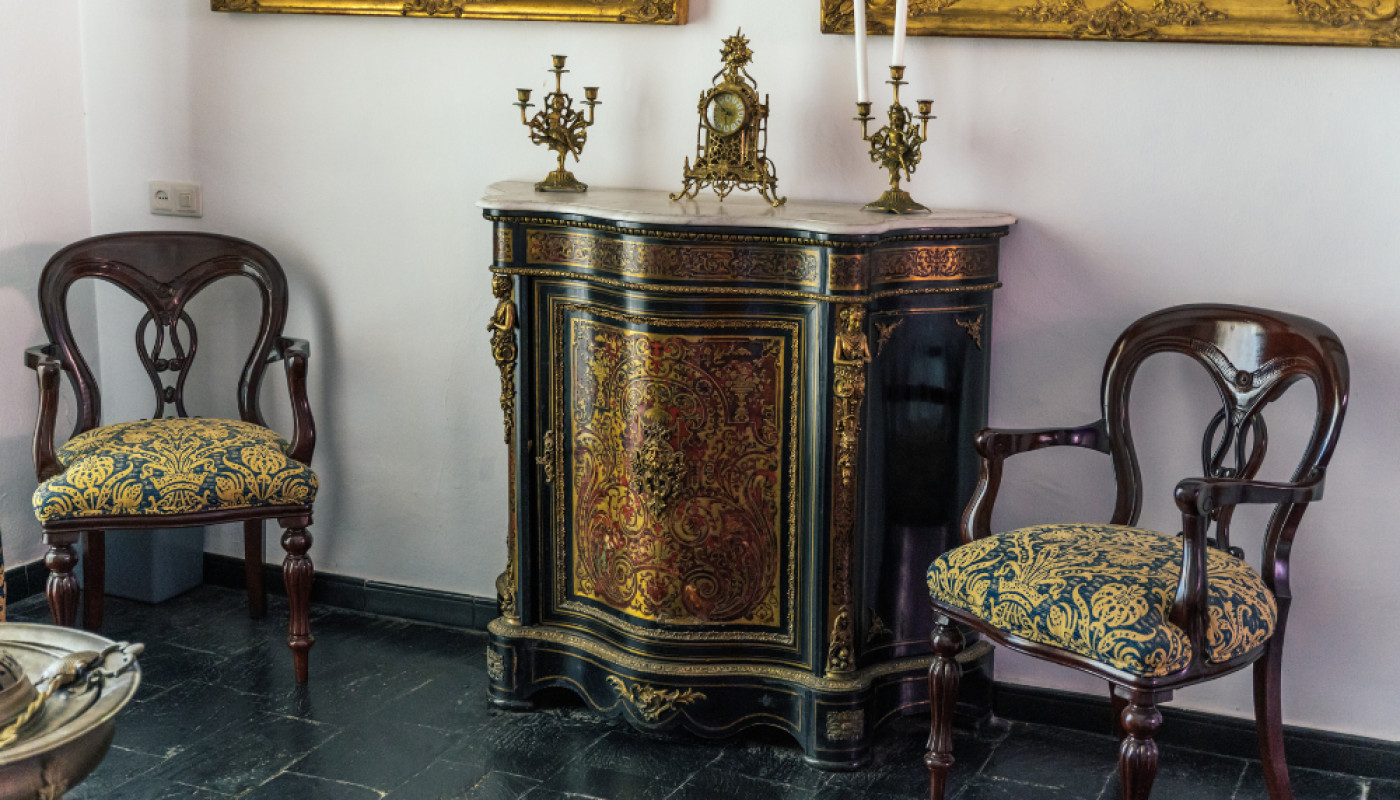 Dans la Sarthe, l'estimation de meubles et d'objets anciens est possible avec Jessy Jeulin !